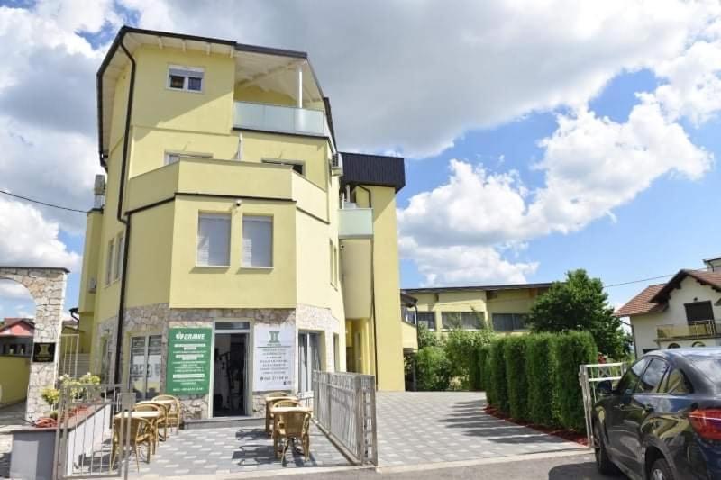 Gold Apartmani Kozarac المظهر الخارجي الصورة
